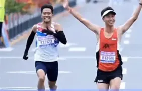 半场表现,比赛热度不减,球员体现出团队精神的句子