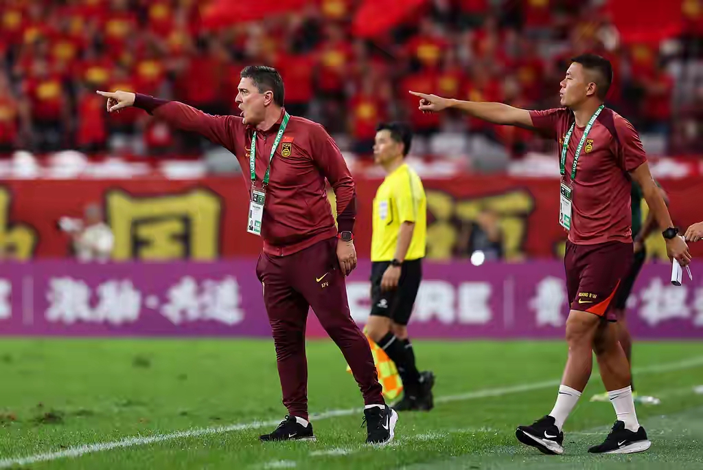 亚洲强队夺冠在望,掀起球迷热潮是哪一集